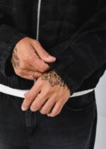 Campera boxy camuflado negro jean rigido - Imagen 4