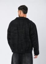 Campera boxy camuflado negro jean rigido - Imagen 2