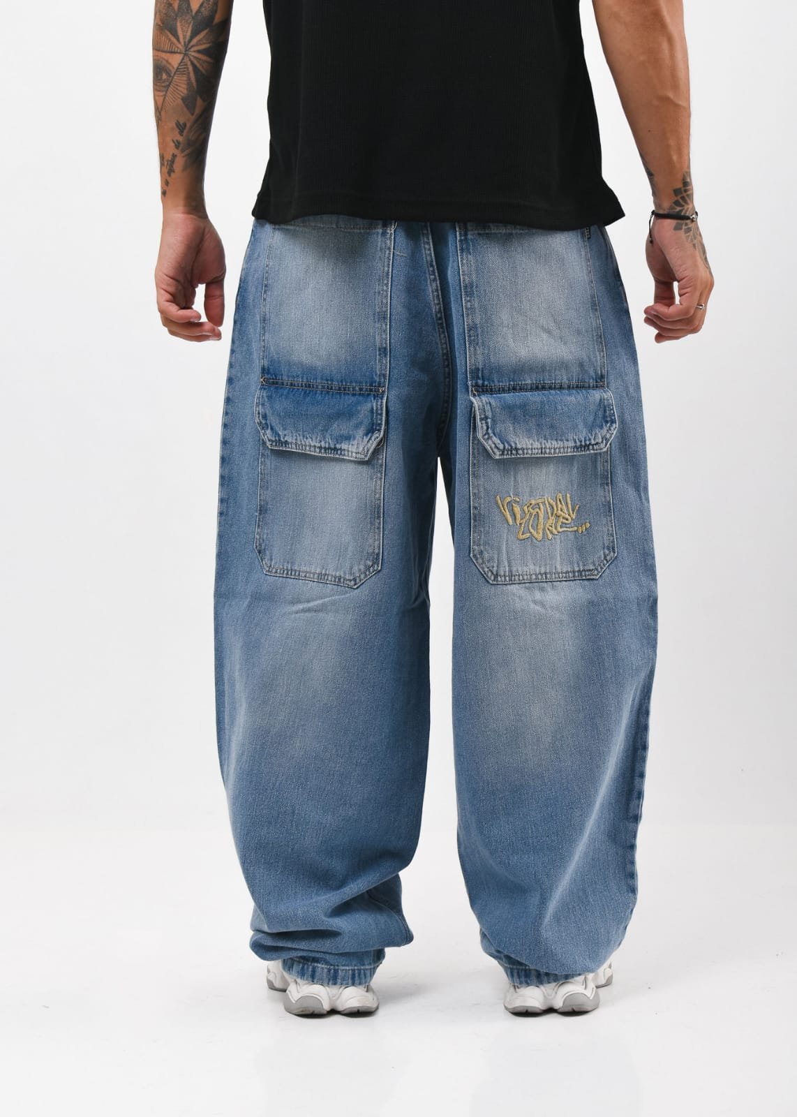 9ce0e070-9e4a-488e-9727-9454bb287397 Extra baggy tapa celeste jean rígido - Imagen 1