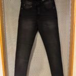 Semi-chupin negro elastizado jean